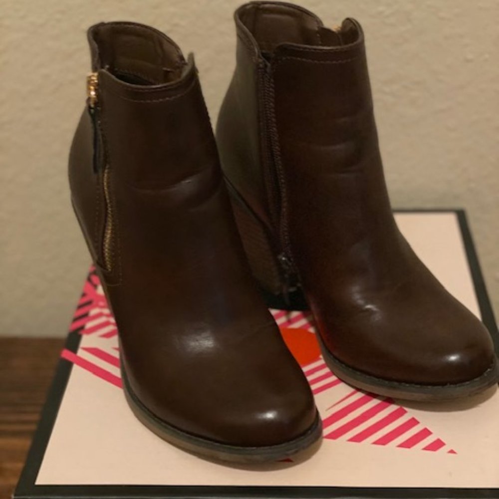 J. Mark Brown Irene Ankle Boot - Women Size 6